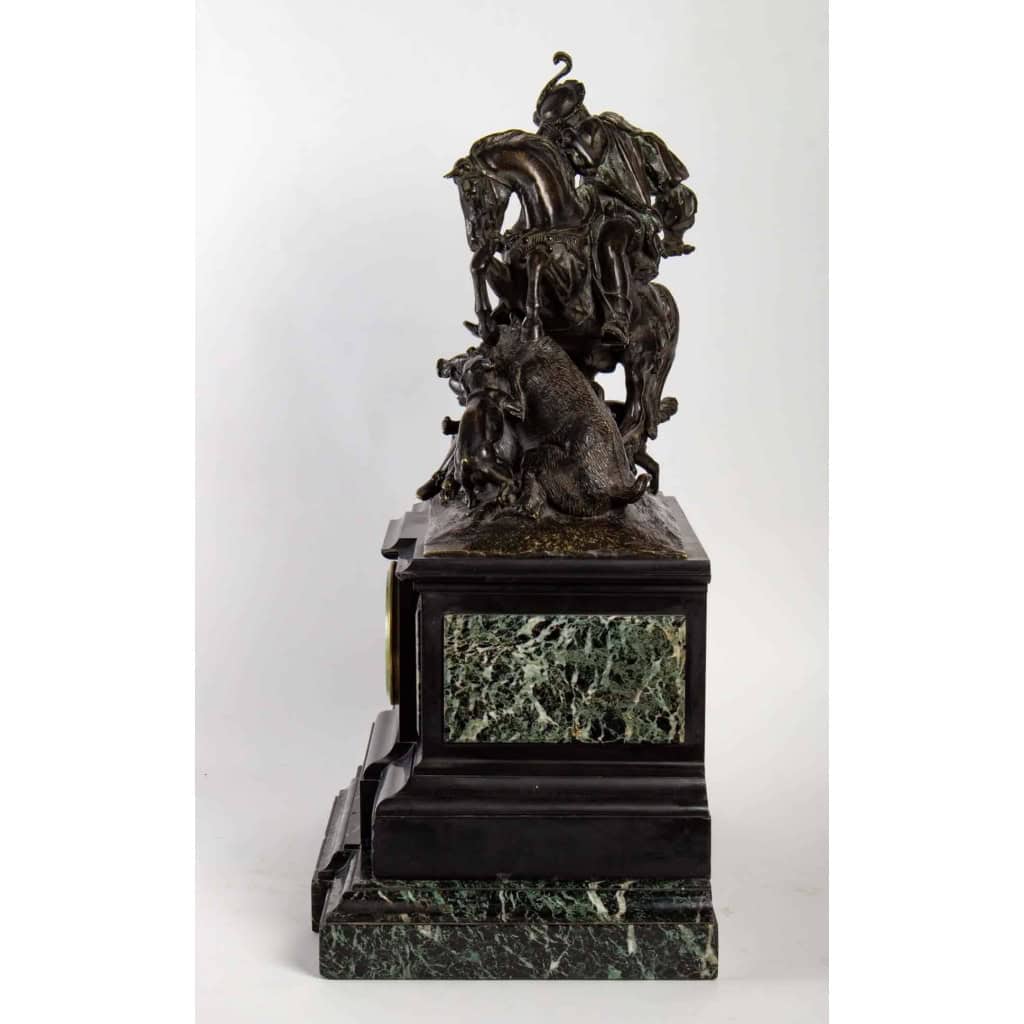 Garniture de cheminée et ses deux sujets, XIX ème siècle | Biron Garniture de cheminée et ses deux sujets, XIX ème siècle