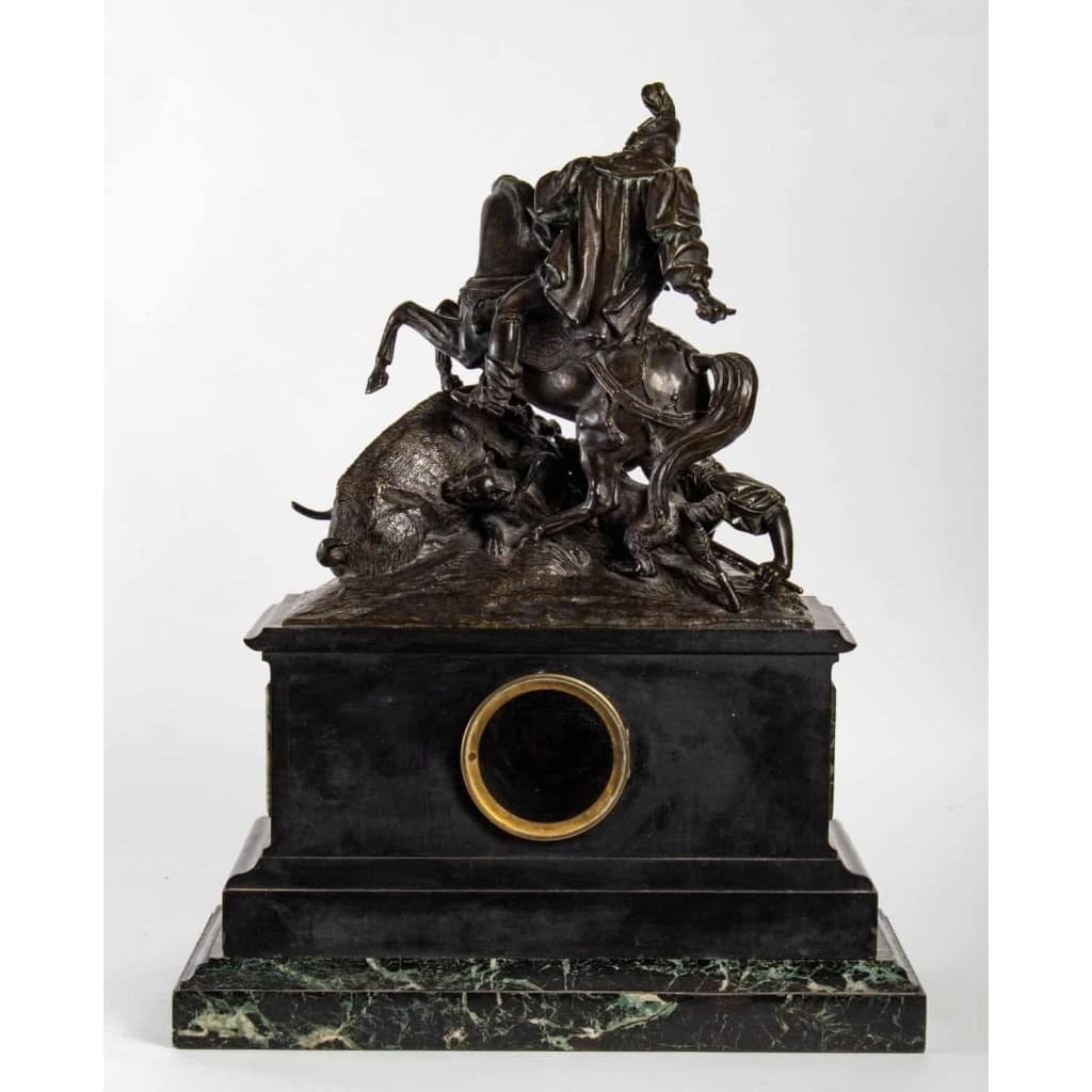 Garniture de cheminée et ses deux sujets, XIX ème siècle | Biron Garniture de cheminée et ses deux sujets, XIX ème siècle