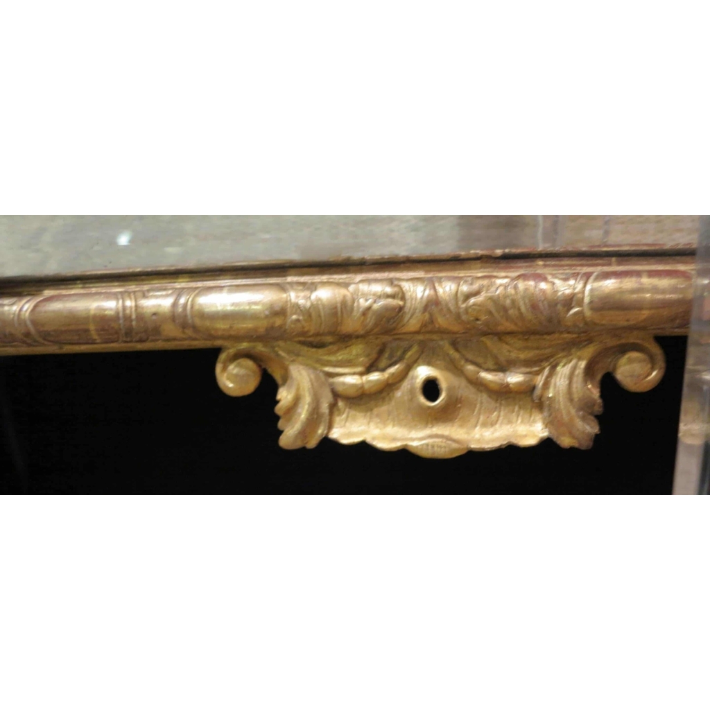 1880′ Miroir à Fronton style Louis XIV à Parecloses Doré à l’Or 169 x127 cm | Biron 1880′ Miroir à Fronton style Louis XIV à Parecloses Doré à l’Or 169 x127 cm