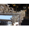 1880′ Miroir à Fronton style Louis XIV à Parecloses Doré à l’Or 169 x127 cm | Biron 1880′ Miroir à Fronton style Louis XIV à Parecloses Doré à l’Or 169 x127 cm
