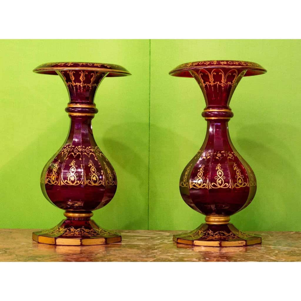 Pair de vases Bohème rouge et or, 1840 | Biron ||||||
