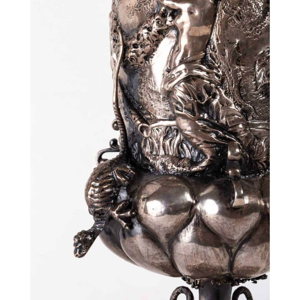 Grand gobelet en argent, XIXème siècle | Biron Grand gobelet en argent, XIXème siècle