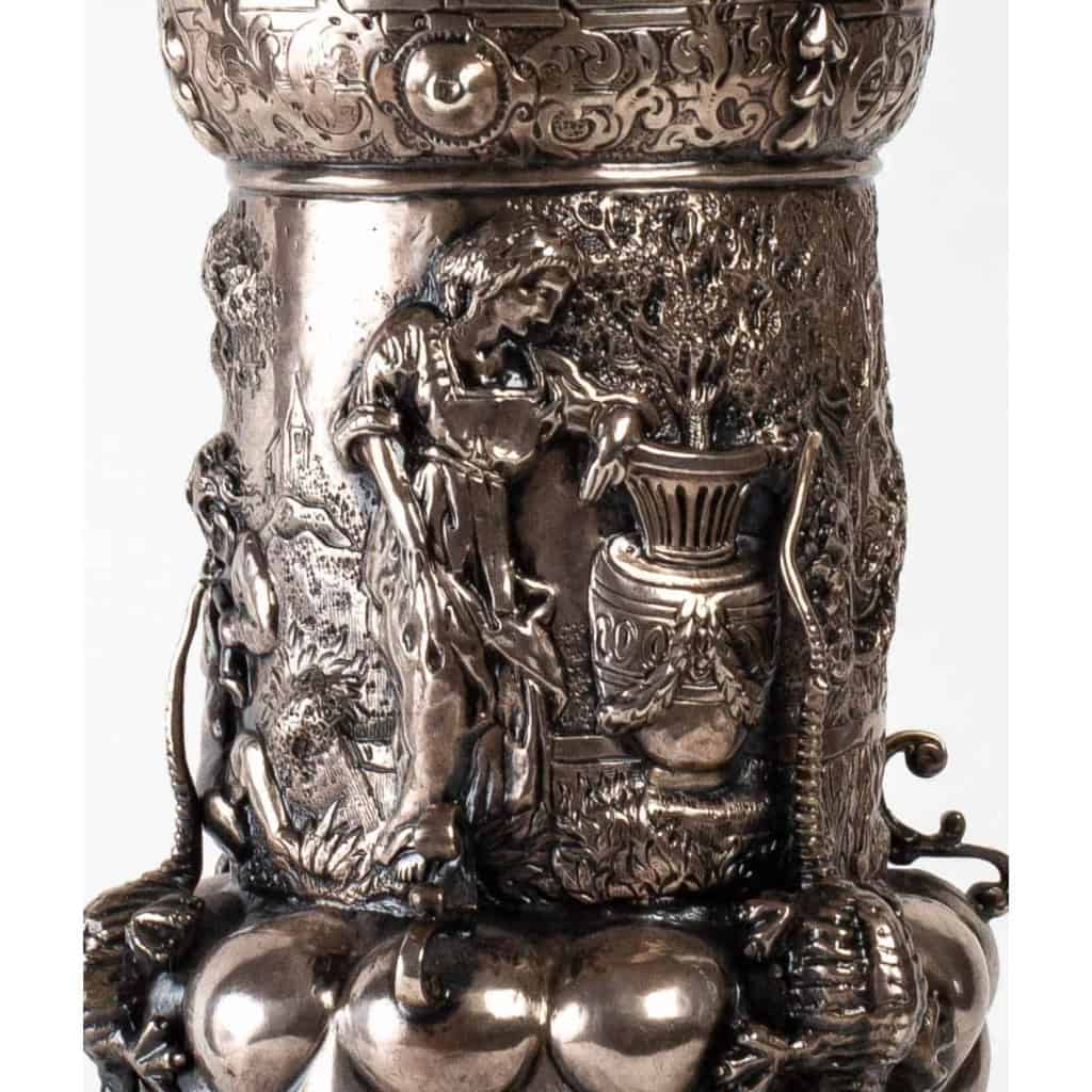 Grand gobelet en argent, XIXème siècle | Biron Grand gobelet en argent, XIXème siècle