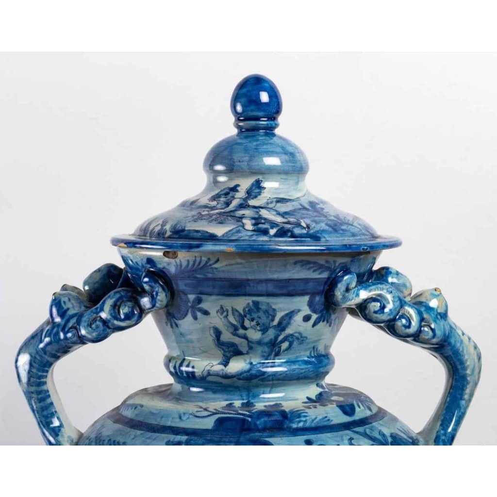 Pot couvert en faïence, XVIIIème siècle | Biron Pot couvert en faïence, XVIIIème siècle
