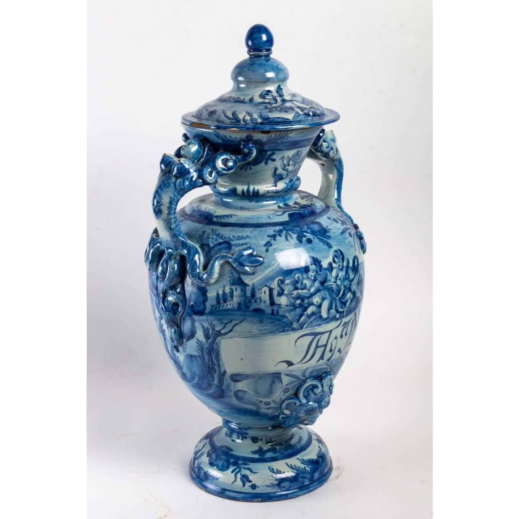 Pot couvert en faïence, XVIIIème siècle | Biron Pot couvert en faïence, XVIIIème siècle