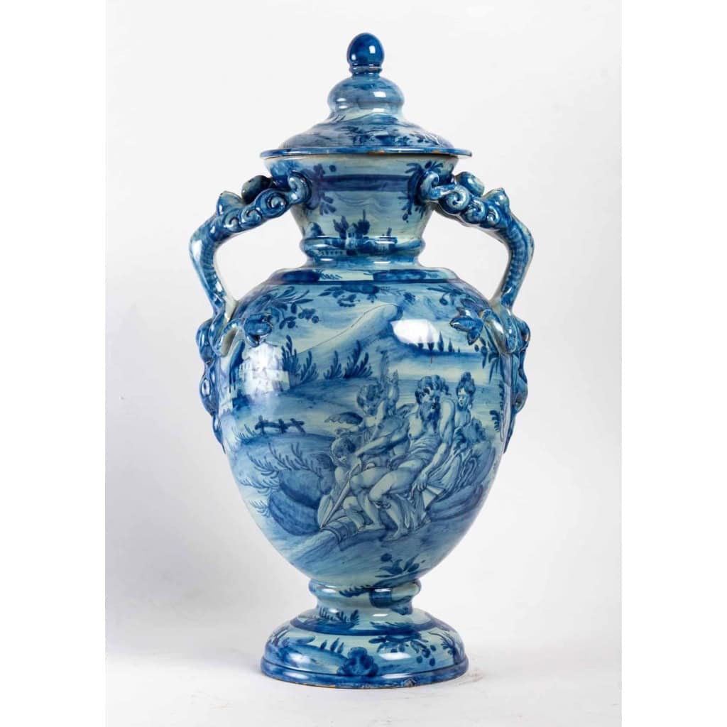 Pot couvert en faïence, XVIIIème siècle | Biron Pot couvert en faïence, XVIIIème siècle