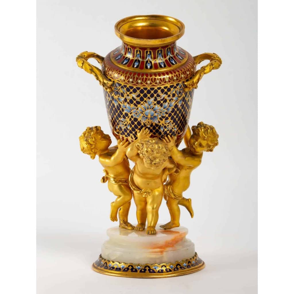 Vase en bronze doré, onyx et cloisonné, XIXème siècle | Biron |||||