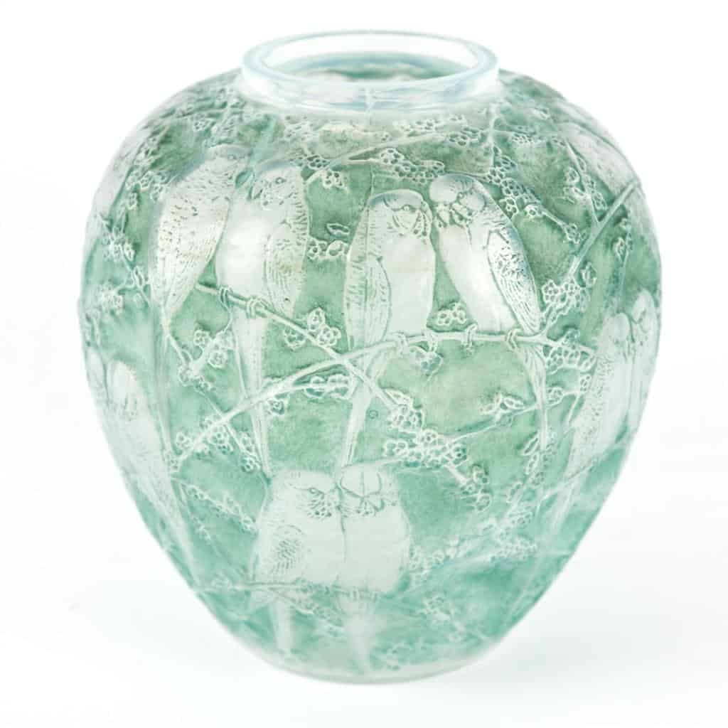René Lalique – Vase Perruches Opalescent | Biron ||