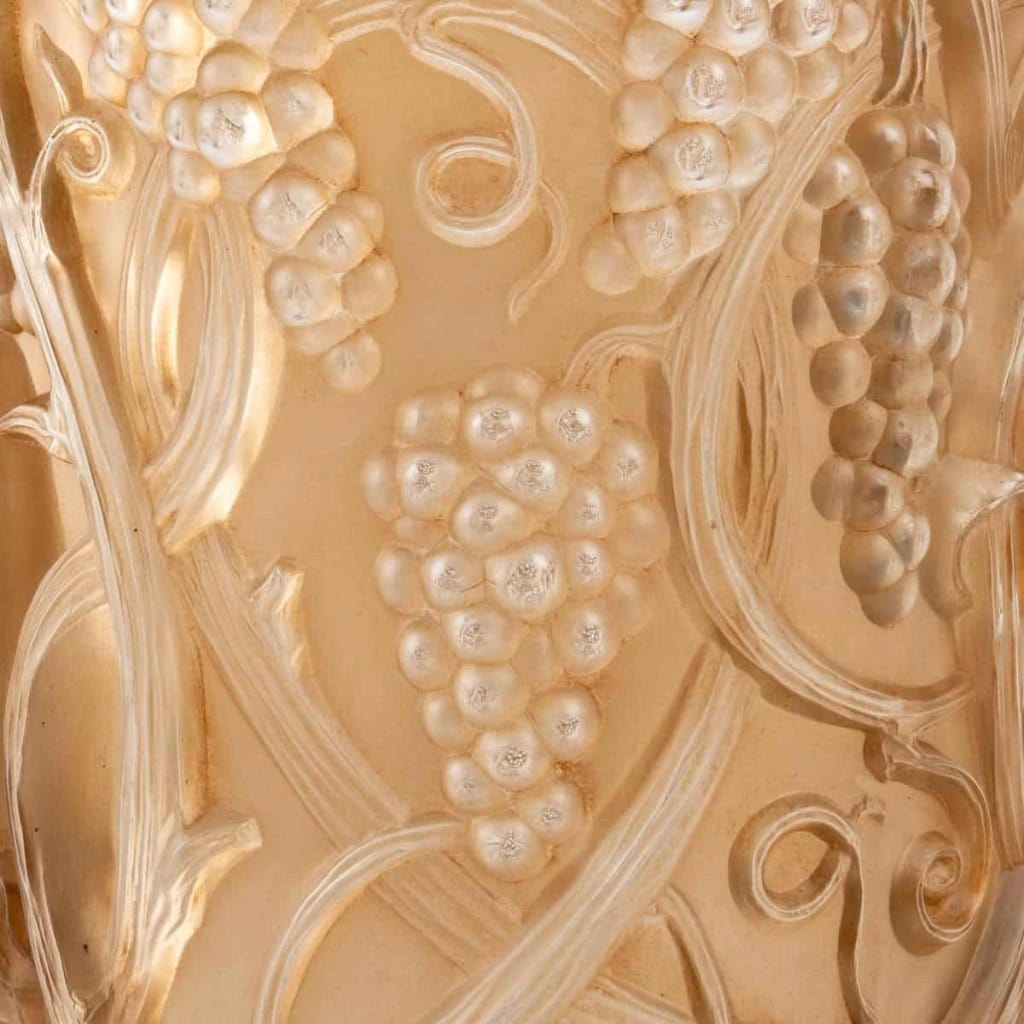 Seau à Champagne « Clos Sainte Odile » verre blanc sépia de René LALIQUE | Biron Seau à Champagne "Clos Sainte Odile" verre blanc sépia de René LALIQUE