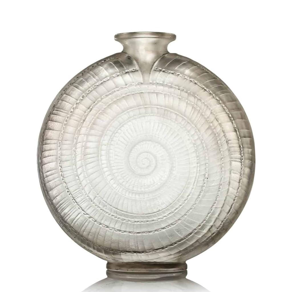 René Lalique : « Escargot » Vase | Biron René Lalique : "Escargot" Vase