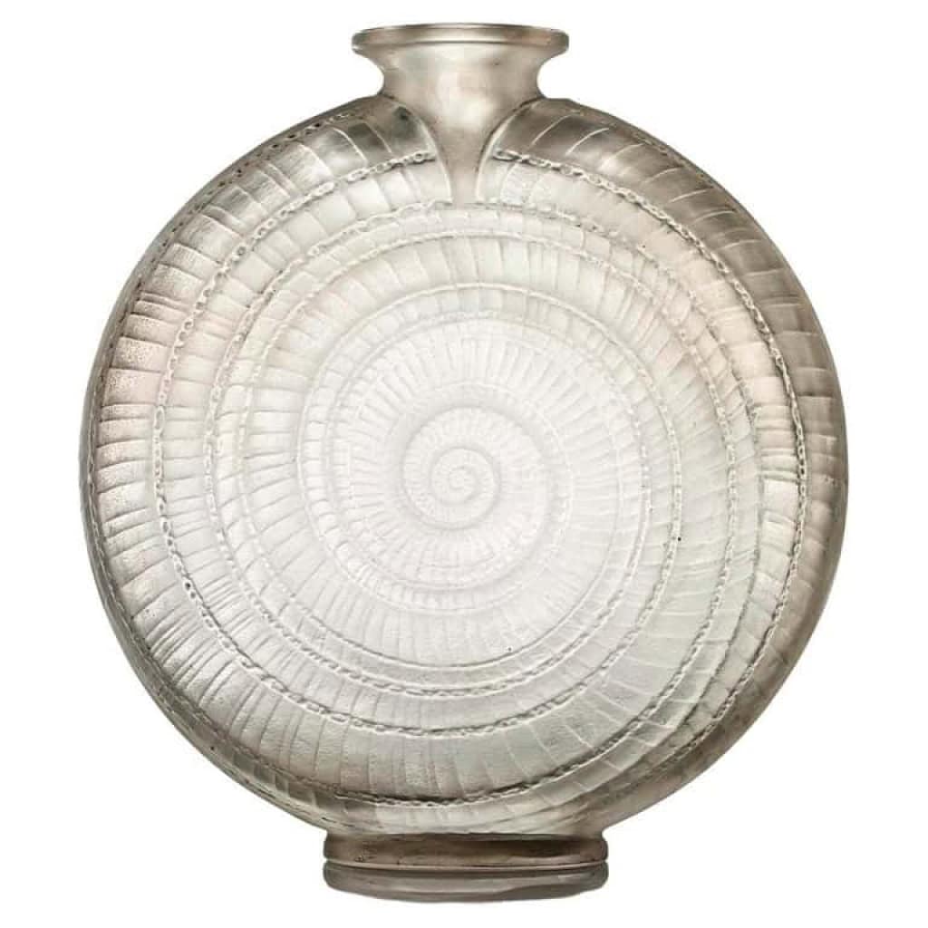 René Lalique : « Escargot » Vase | Biron René Lalique : "Escargot" Vase