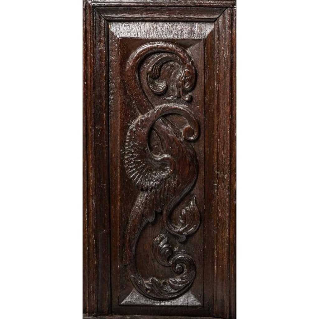 Coffre en partie du XVIIème siècle en chêne, ouverture sur le dessus et porte sur la partie avant. | Biron Coffre en partie du XVIIème siècle en chêne, ouverture sur le dessus et porte sur la partie avant.