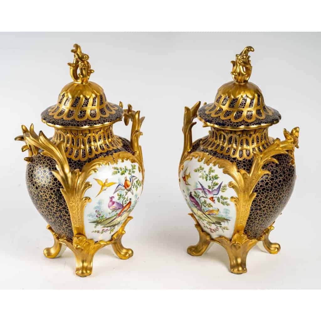 Paire de vases en porcelaine, XIXème siècle | Biron Paire de vases en porcelaine, XIXème siècle