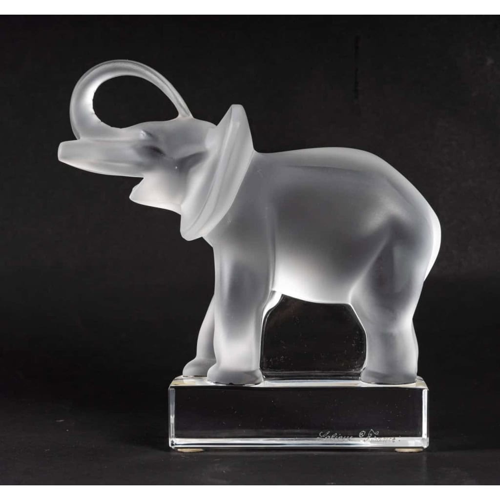 Lalique, Presse-papiers Eléphant.