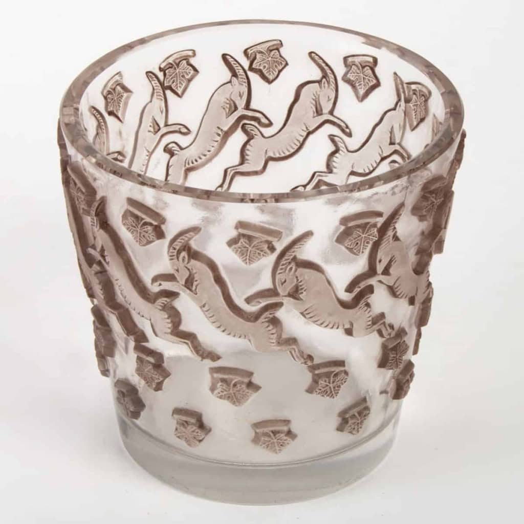 Vase Lave-Raisins « Jurançon » verre blanc patiné sépia de René LALIQUE | Biron Vase Lave-Raisins "Jurançon" verre blanc patiné sépia de René LALIQUE