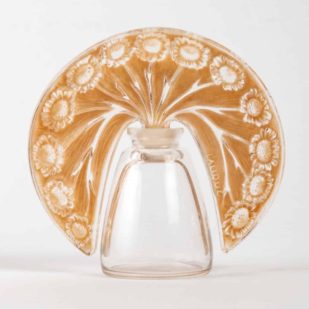 Flacon « Pâquerettes » verre blanc patiné sépia de René LALIQUE pour ROGER & GALLET | Biron Flacon "Pâquerettes" verre blanc patiné sépia de René LALIQUE pour ROGER & GALLET