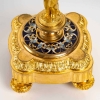 Paire de bougeoirs flambeaux en bronze doré et cloisonné, époque Napoléon III. | Biron Paire de bougeoirs flambeaux en bronze doré et cloisonné, époque Napoléon III.