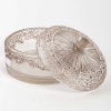 Boîte « Boutons d’Or » verre blanc patiné sépia de René LALIQUE | Biron Boîte "Boutons d'Or" verre blanc patiné sépia de René LALIQUE