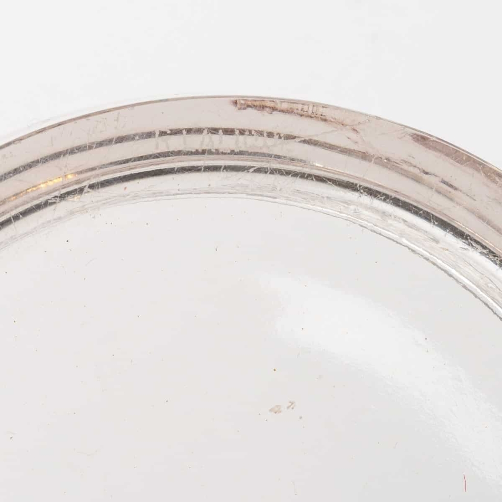Boîte « Boutons d’Or » verre blanc patiné sépia de René LALIQUE | Biron Boîte "Boutons d'Or" verre blanc patiné sépia de René LALIQUE