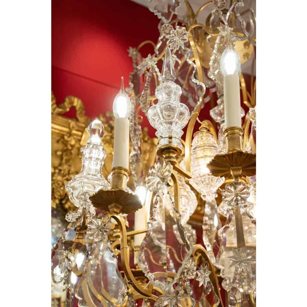 Grand lustre à 12 lumières attribué à Baccarat, XIXème siècle | Biron Grand lustre à 12 lumières attribué à Baccarat, XIXème siècle