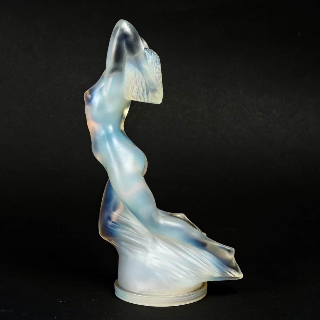 Mascotte « Vitesse » verre opalescent de René LALIQUE | Biron |||||||