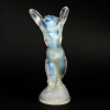 Mascotte « Vitesse » verre opalescent de René LALIQUE | Biron Mascotte "Vitesse" verre opalescent de René LALIQUE