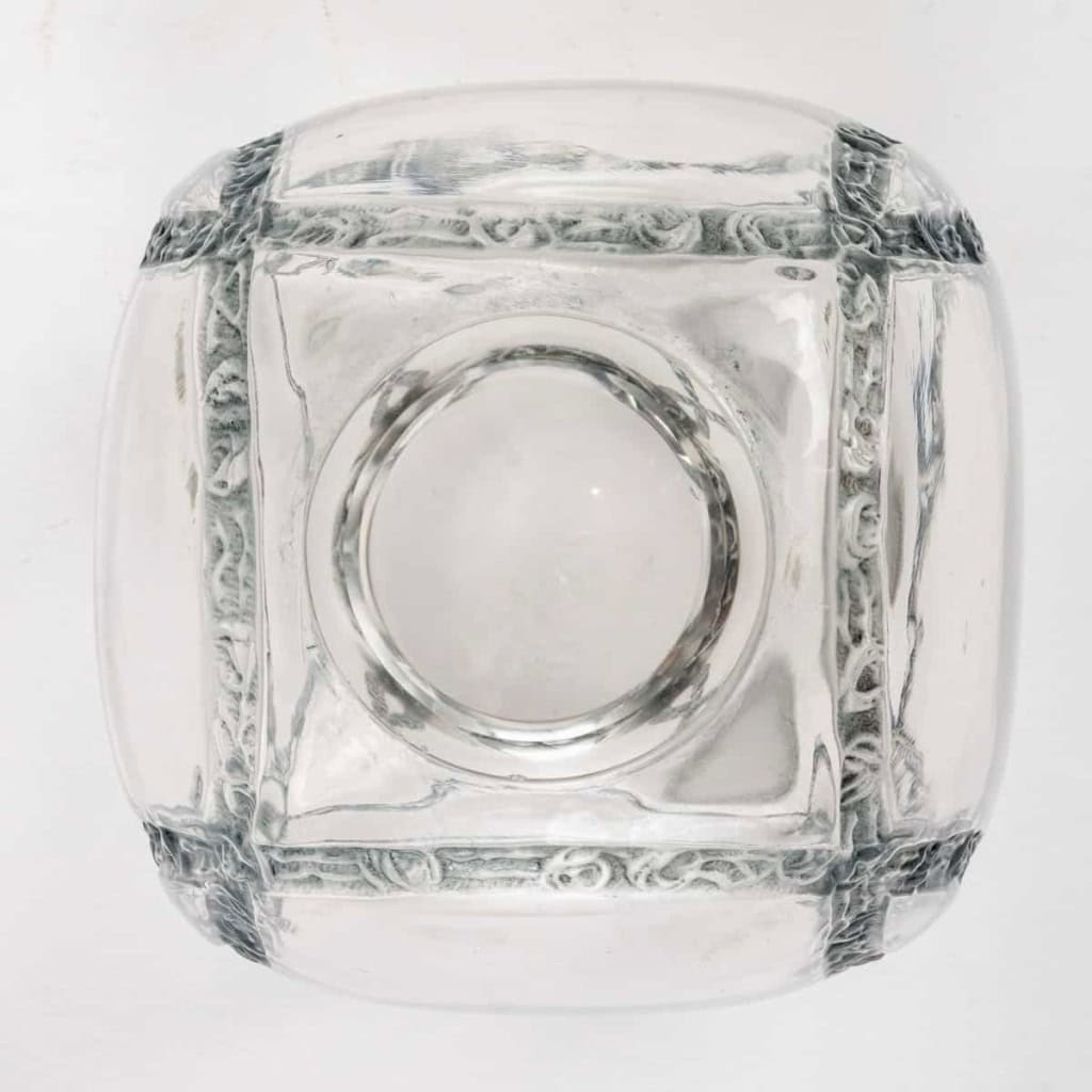 Vase « Guirlandes de Roses » verre blanc patiné bleu de René LALIQUE | Biron Vase "Guirlandes de Roses" verre blanc patiné bleu de René LALIQUE