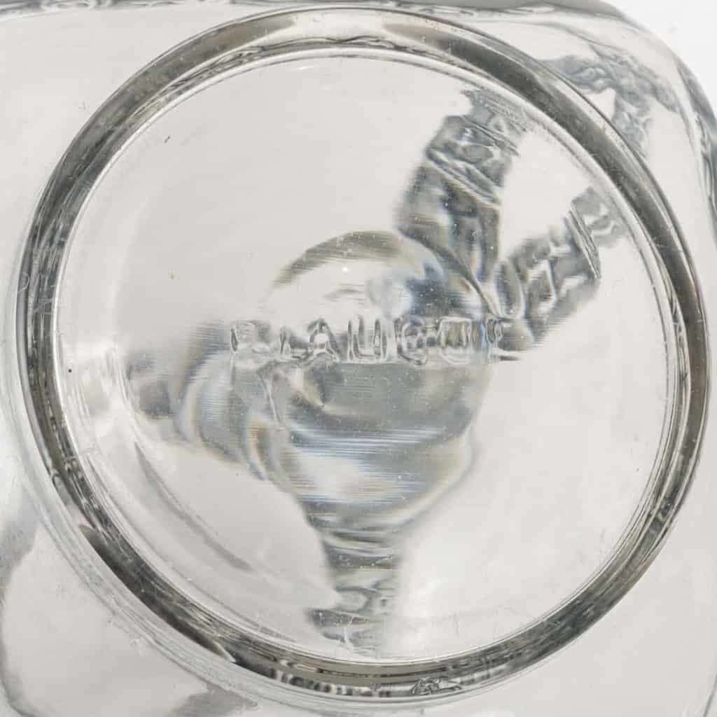 Vase « Guirlandes de Roses » verre blanc patiné bleu de René LALIQUE | Biron Vase "Guirlandes de Roses" verre blanc patiné bleu de René LALIQUE