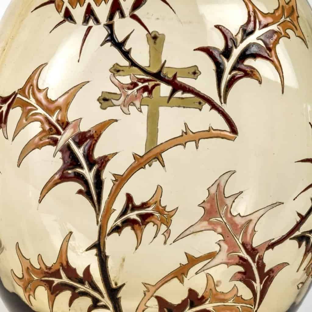Pichet Broc « Chardons » verre jaune émaillé d’Emile Gallé | Biron Pichet Broc "Chardons" verre jaune émaillé d'Emile Gallé