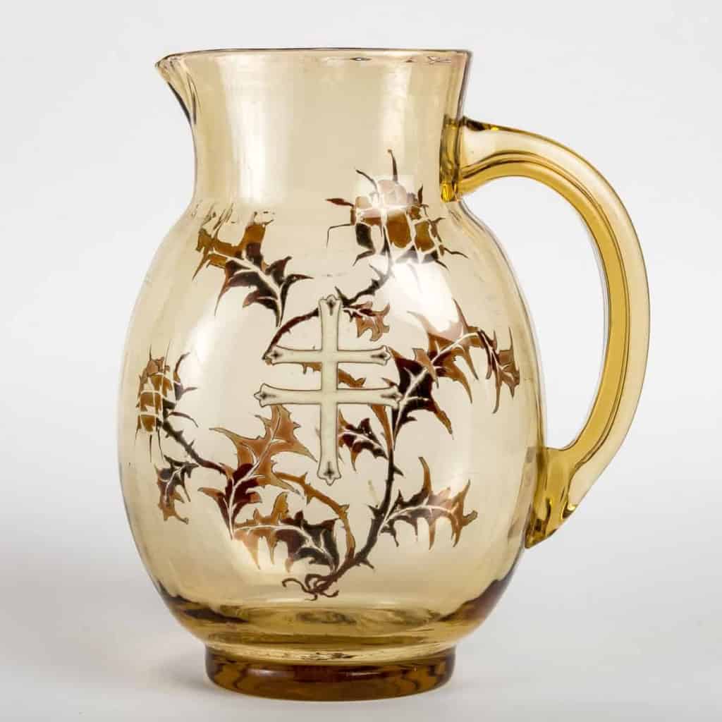 Pichet Broc « Chardons » verre jaune émaillé d’Emile Gallé | Biron Pichet Broc "Chardons" verre jaune émaillé d'Emile Gallé
