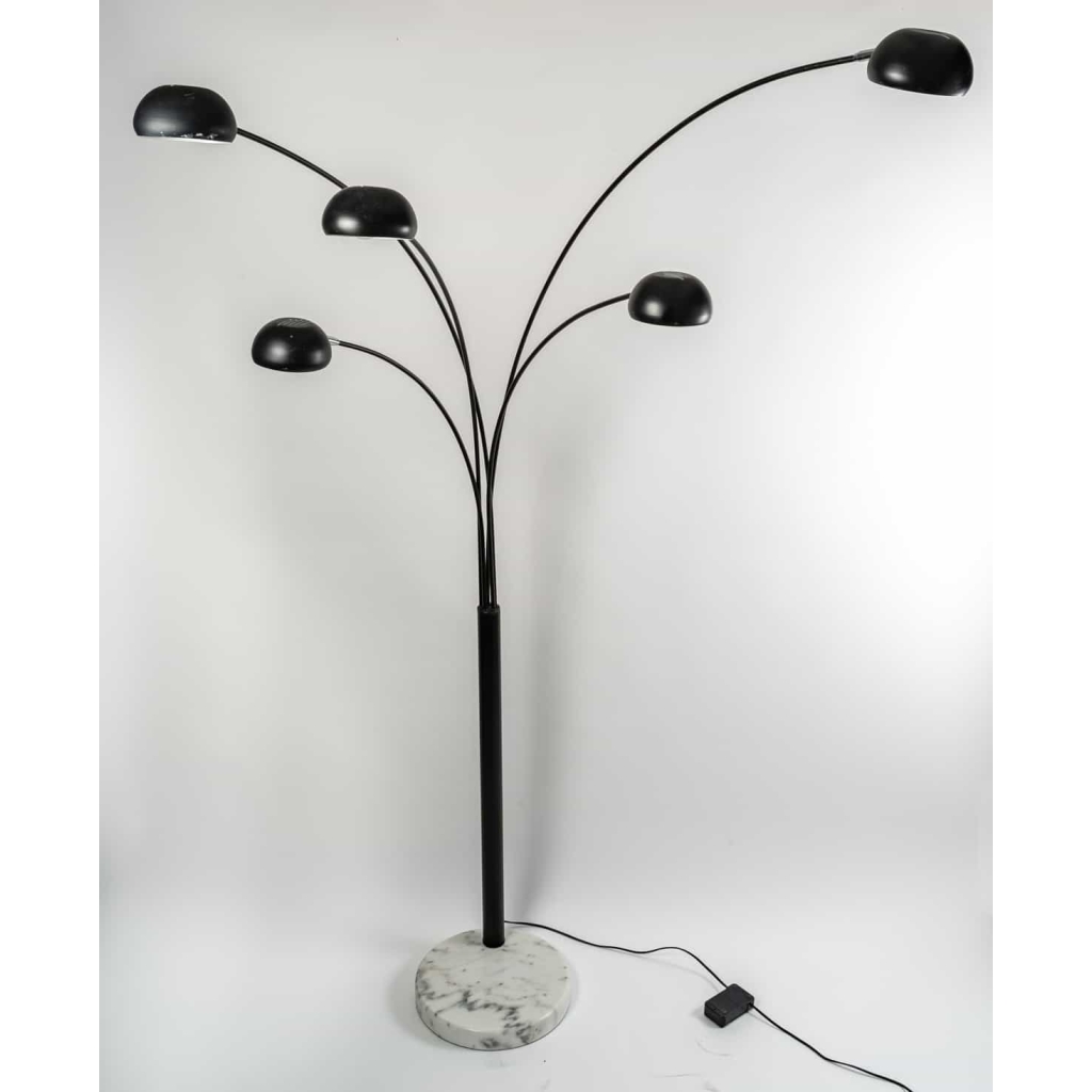 Lampe design des années 1990 en métal et socle en marbre | Biron Lampe design des années 1990 en métal et socle en marbre
