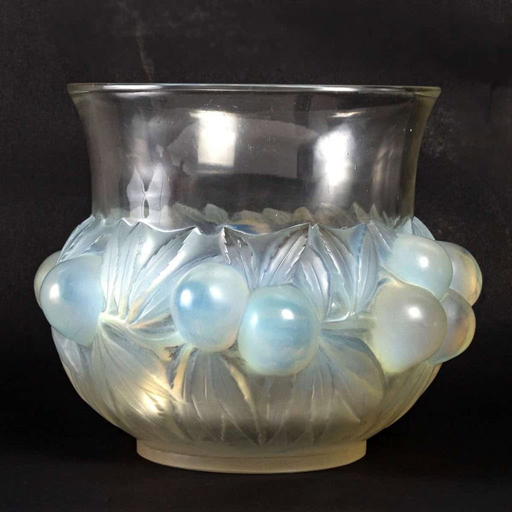 Vase « Prunes » verre opalescent de René LALIQUE | Biron |||||||