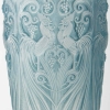 Vase « Coqs et Plumes » verre blanc patiné bleu de René LALIQUE | Biron Vase "Coqs et Plumes" verre blanc patiné bleu de René LALIQUE