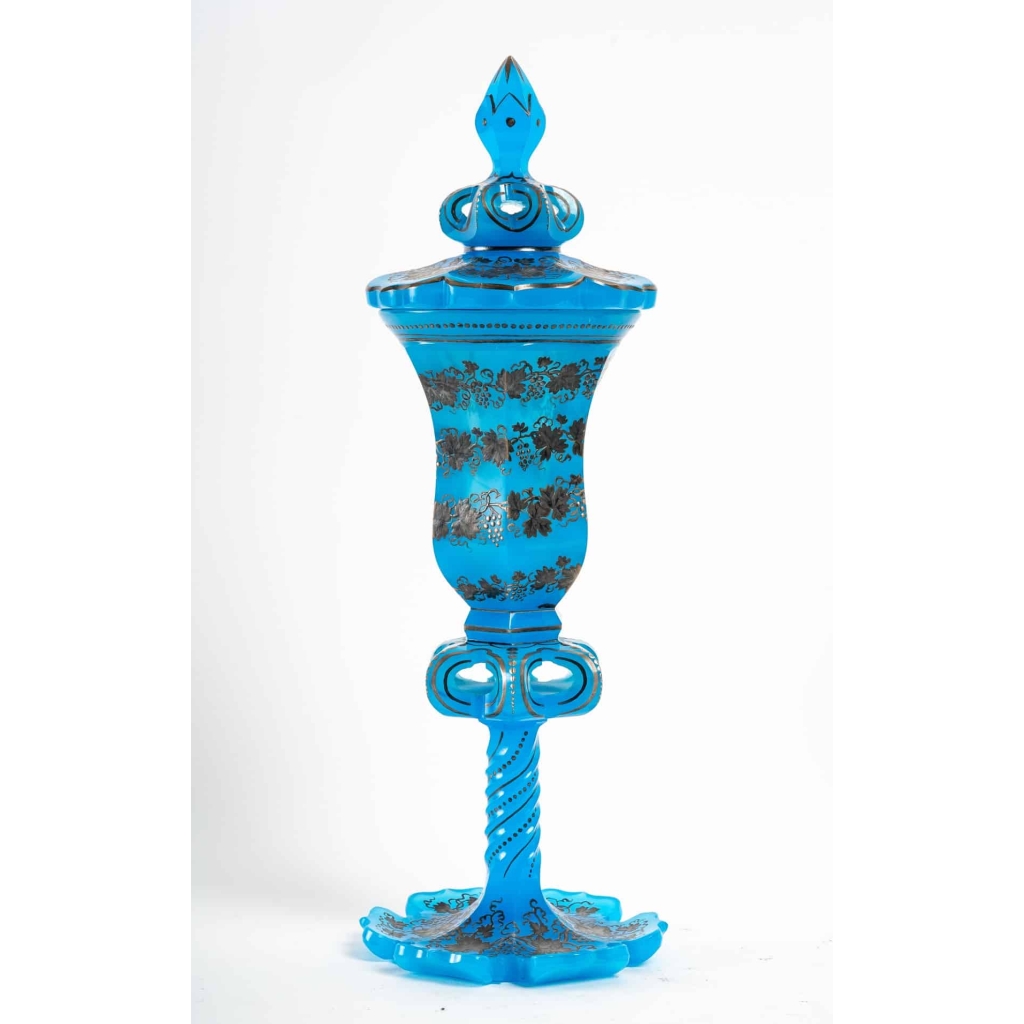Rare groupe en opaline bleu royal émaillé en argent d’époque 1820-1840 | Biron Rare groupe en opaline bleu royal émaillé en argent d'époque 1820-1840