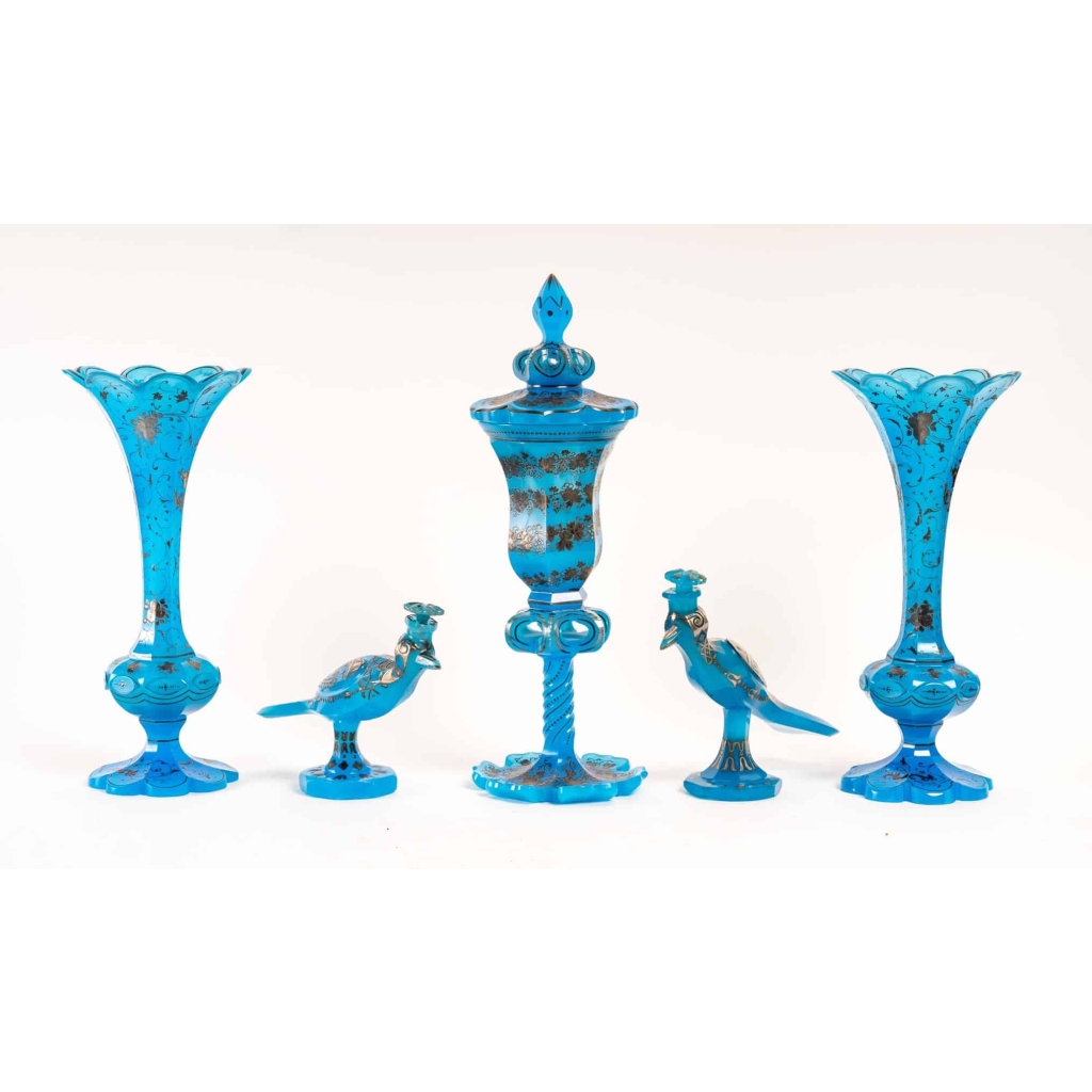 Rare groupe en opaline bleu royal émaillé en argent d’époque 1820-1840 | Biron Rare groupe en opaline bleu royal émaillé en argent d'époque 1820-1840