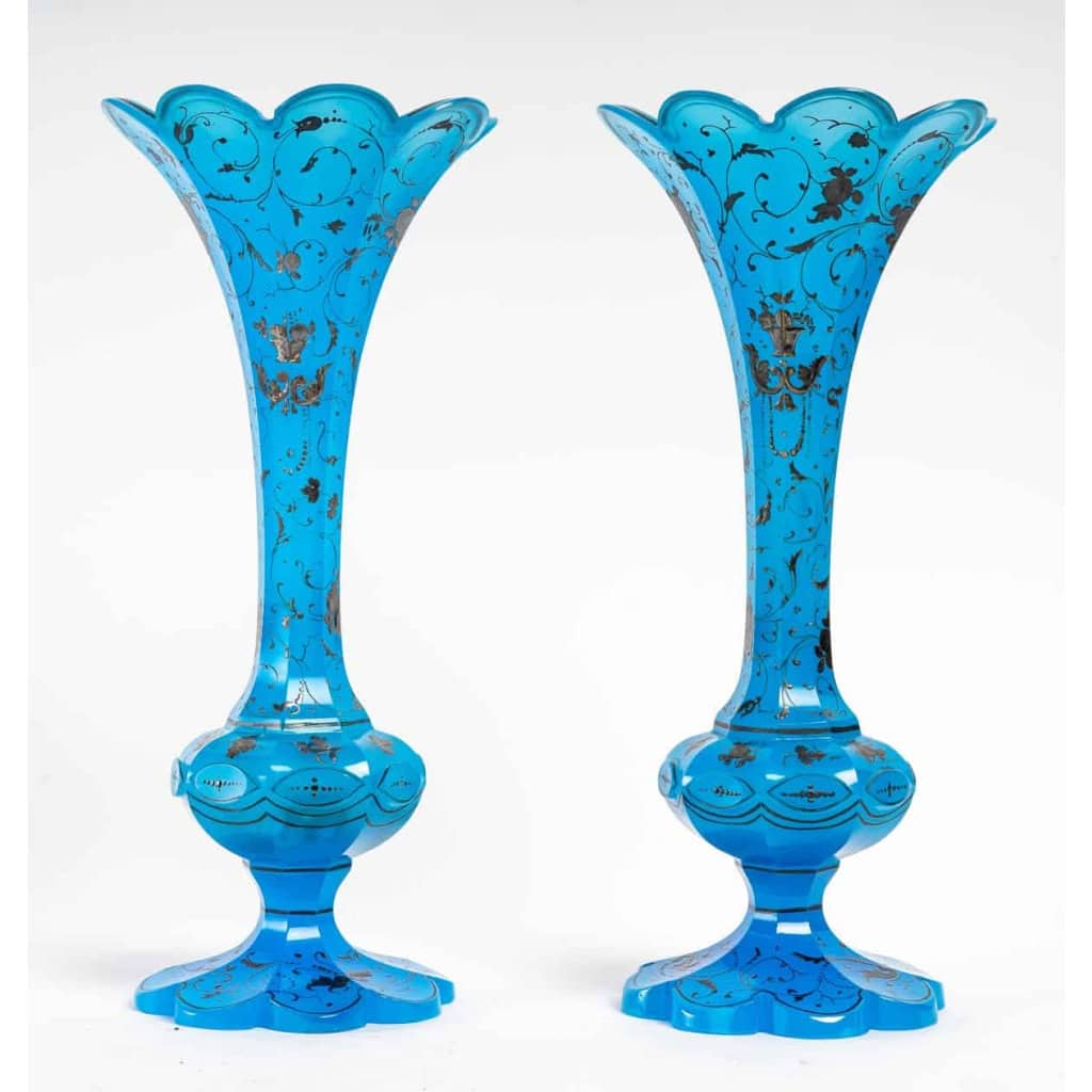Rare groupe en opaline bleu royal émaillé en argent d’époque 1820-1840 | Biron Rare groupe en opaline bleu royal émaillé en argent d'époque 1820-1840