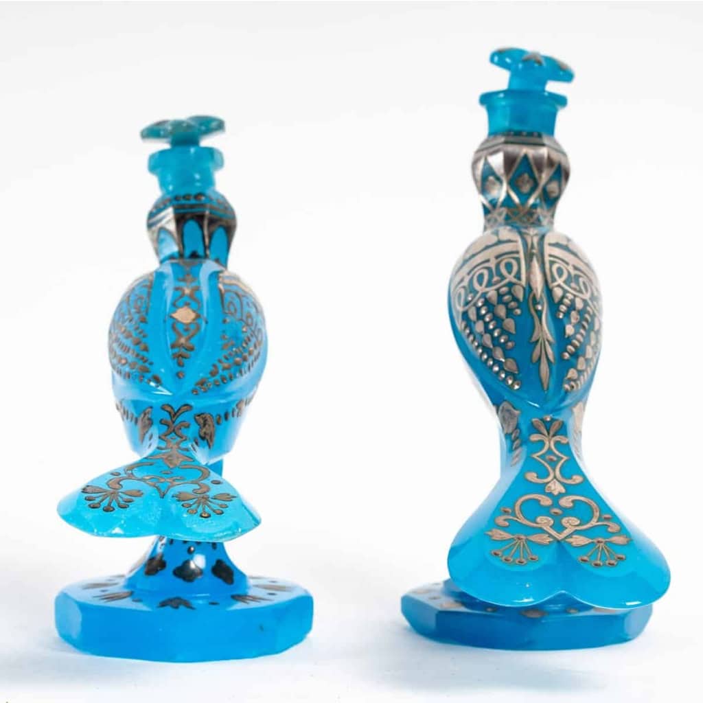Rare groupe en opaline bleu royal émaillé en argent d’époque 1820-1840 | Biron Rare groupe en opaline bleu royal émaillé en argent d'époque 1820-1840