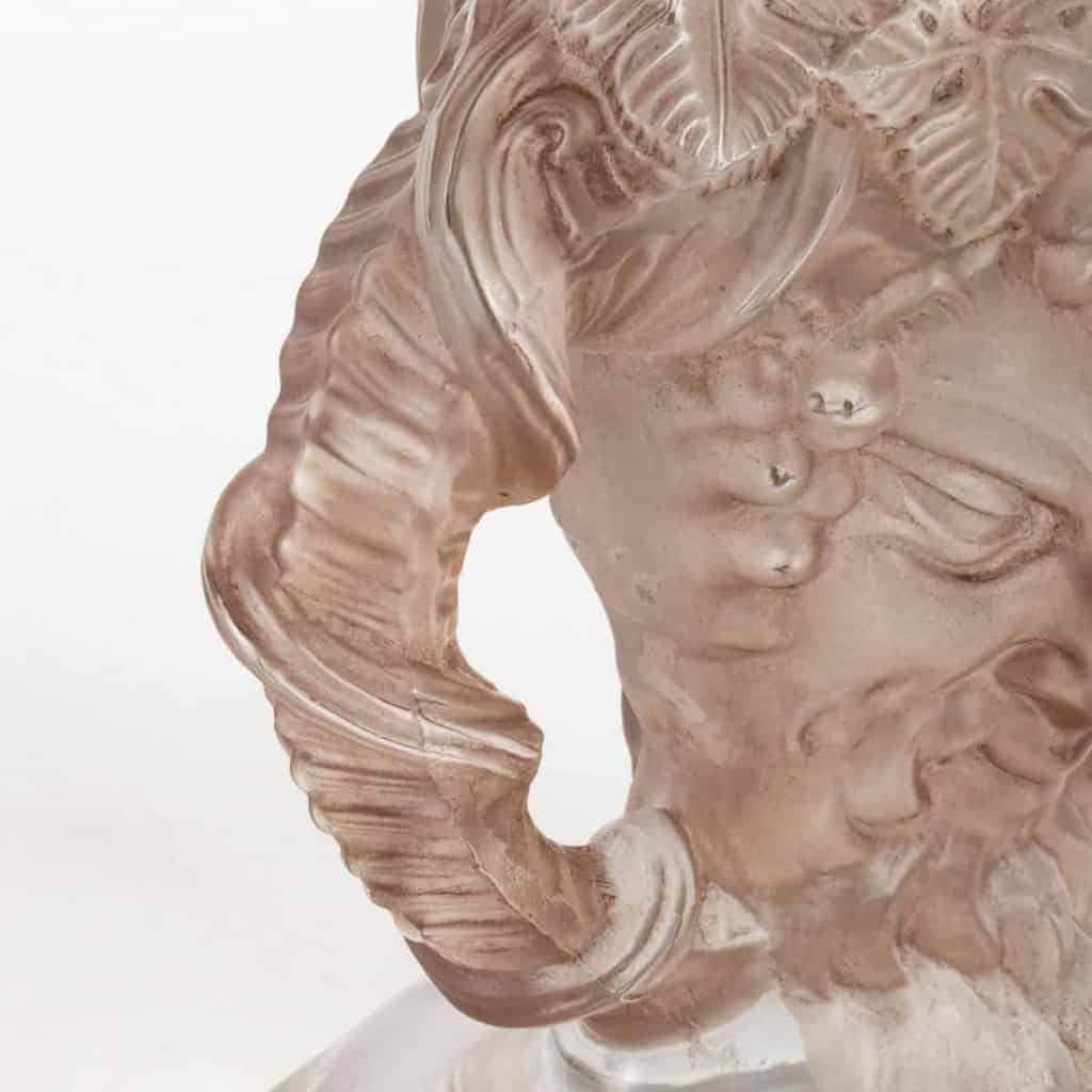 Vase « Faune » cristal blanc patiné sépia de René LALIQUE | Biron Vase "Faune" cristal blanc patiné sépia de René LALIQUE