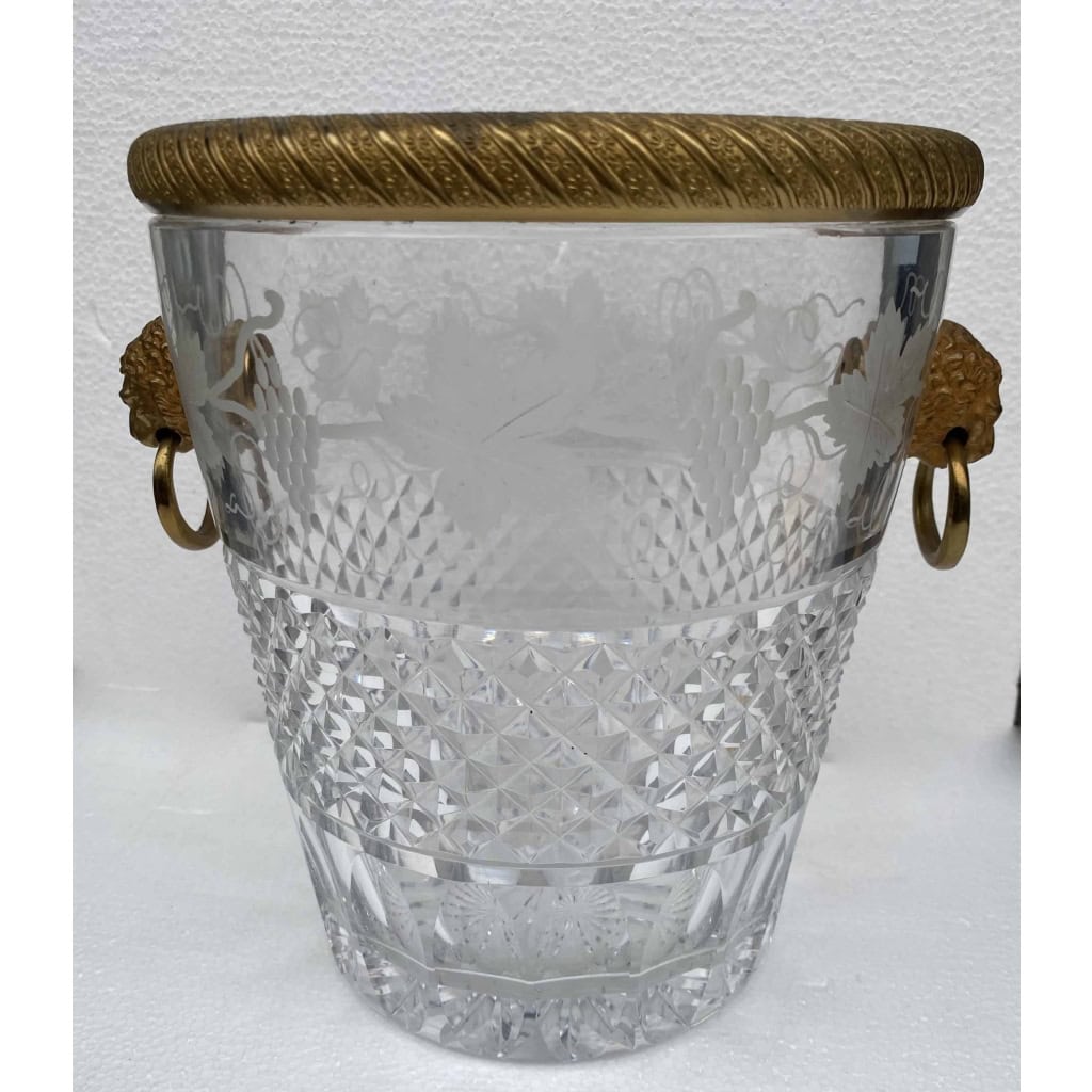 1950-70′ Seau à Champagne Cristal St Louis Gravé Aux Attributs de la Vigne et Bronze Doré Aux têtes de Lion 3