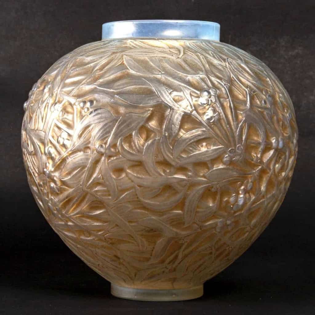 Vase « Gui » verre opalescent patiné sépia de René LALIQUE | Biron |||||||