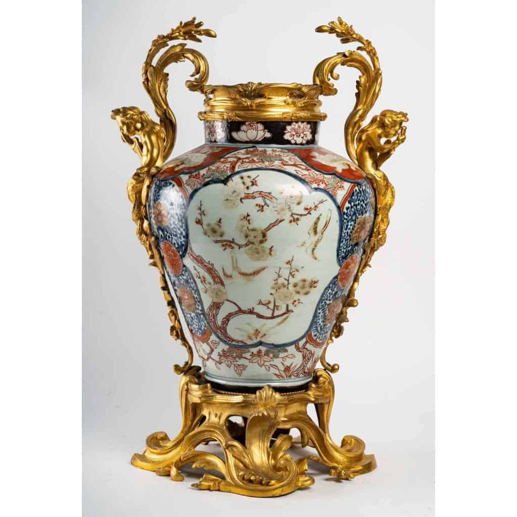 Vase imary monté de bronze doré, XIXème siècle | Biron |||||||||