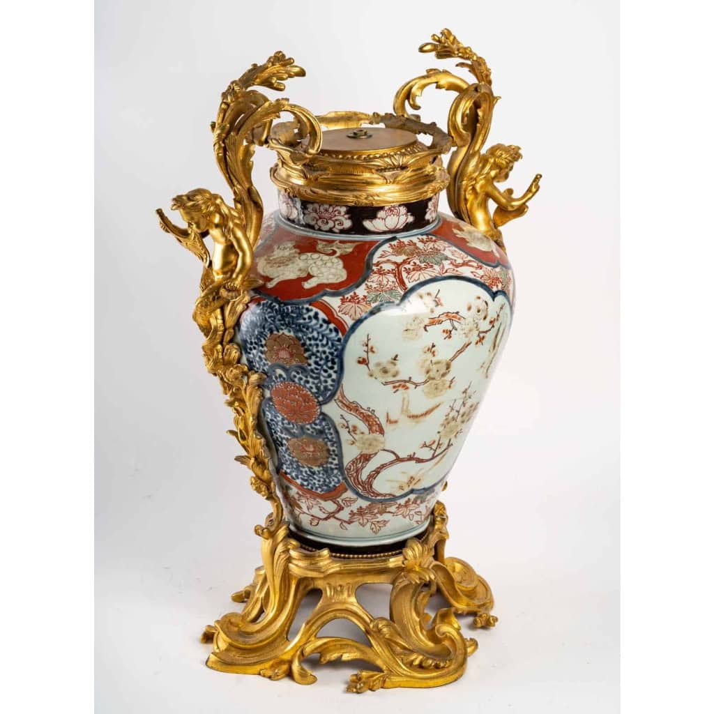 Vase imary monté de bronze doré, XIXème siècle | Biron Vase imary monté de bronze doré, XIXème siècle