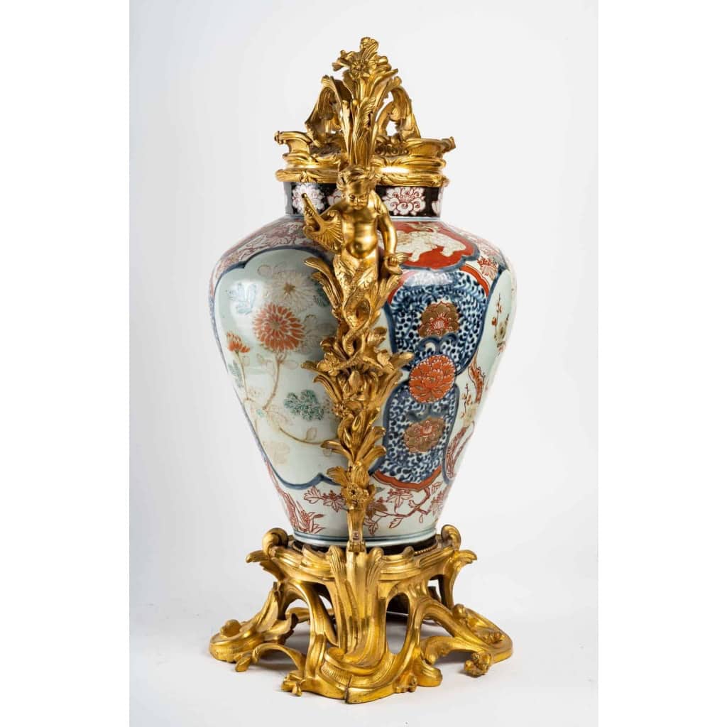Vase imary monté de bronze doré, XIXème siècle | Biron Vase imary monté de bronze doré, XIXème siècle