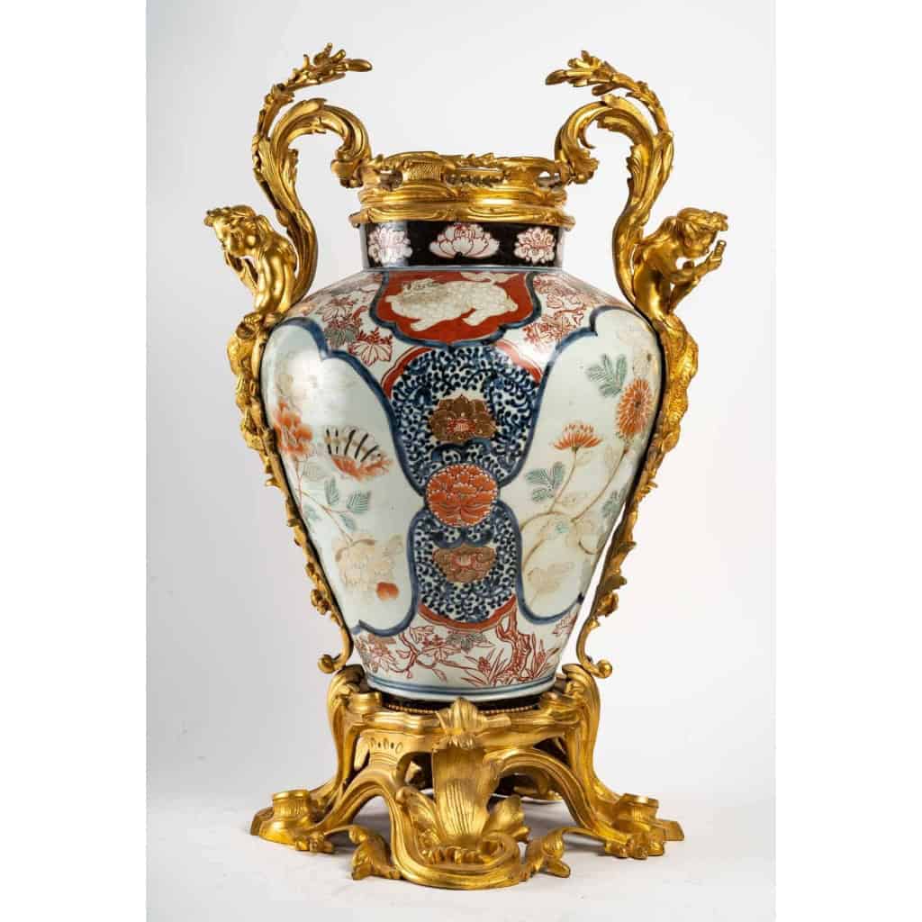 Vase imary monté de bronze doré, XIXème siècle | Biron Vase imary monté de bronze doré, XIXème siècle