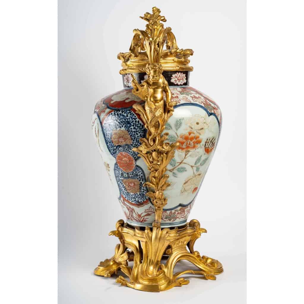 Vase imary monté de bronze doré, XIXème siècle | Biron Vase imary monté de bronze doré, XIXème siècle
