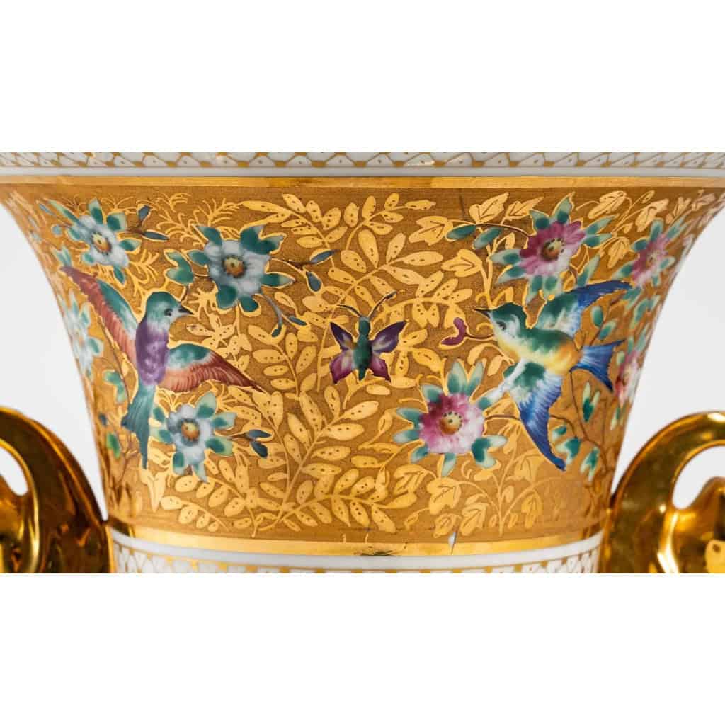 Vase Médicis aux oiseaux polychromes , Le Tallec | Biron Vase Médicis aux oiseaux polychromes , Le Tallec