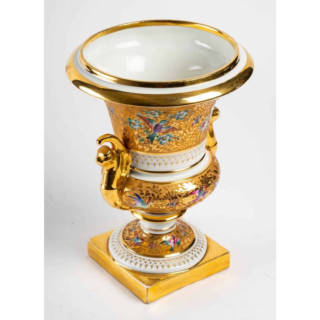 Vase Médicis aux oiseaux polychromes , Le Tallec | Biron Vase Médicis aux oiseaux polychromes , Le Tallec