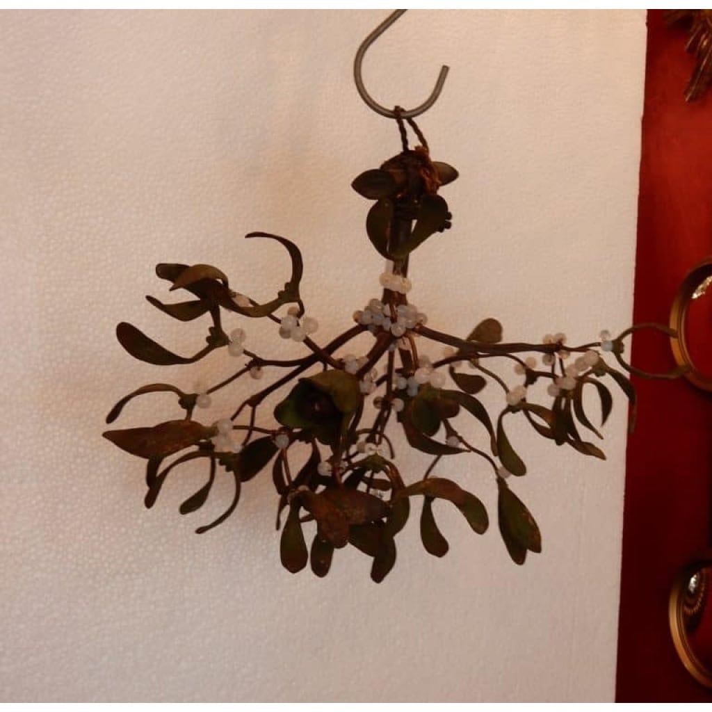 1900′ Lustre Boule de Gui en Bronze Art Nouveau a 2 Lampes Diametre 34 cm | Biron 1900' Lustre Boule de Gui en Bronze Art Nouveau a 2 Lampes Diametre 34 cm