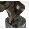 Statuette en bronze, femme sur un socle en marbre vert | Biron Statuette en bronze, femme sur un socle en marbre vert
