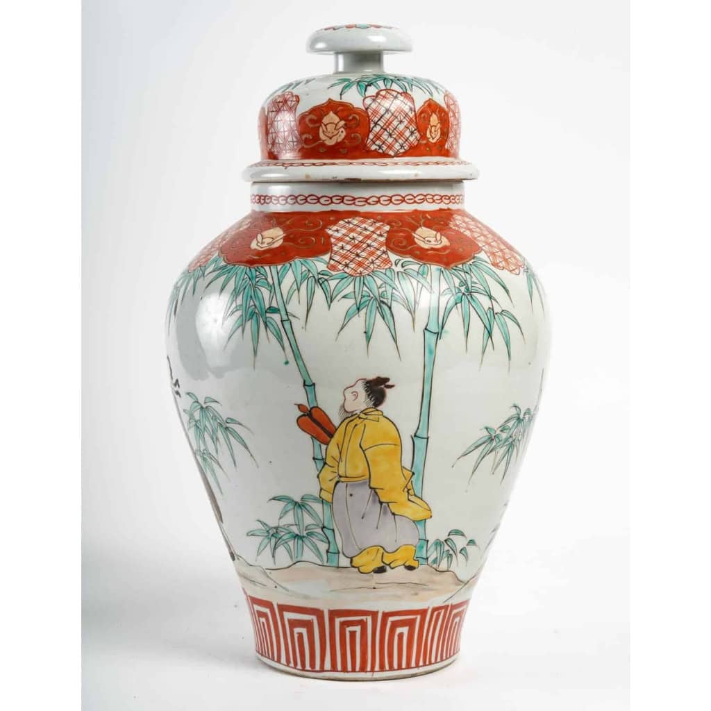 Petite potiche à décor polychrome, Japon XIXème siècle | Biron Petite potiche à décor polychrome, Japon XIXème siècle